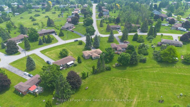 383 Old Surrey Lane — photo 1