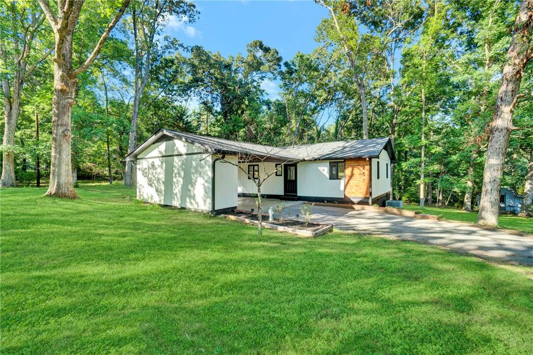 Property Photo: 237 Earle Road SC 29630