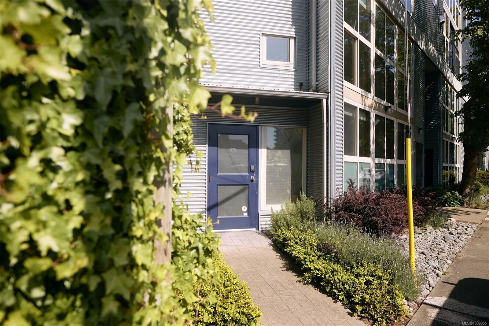 Property Photo: 407 William St #3 BC V9A 3Y8