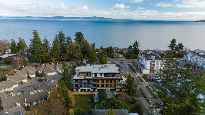 Property Photo: 990 Doumac Ave #205 BC V8Y 1M4
