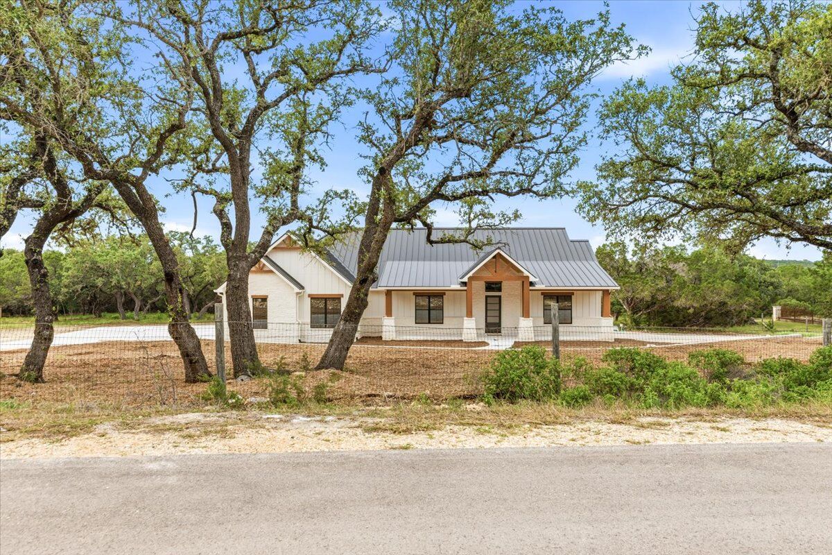 Property Photo: 1744 Crossbow Drive TX 78133