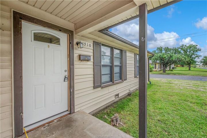 Property Photo:  1510 Burt Street  TX 77802 