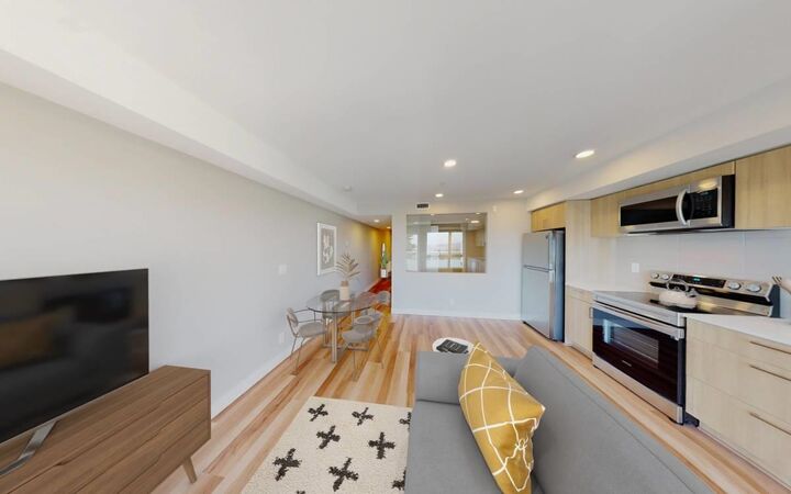 Property Photo:  408 East Columbia 415  BC V3L 1B1 