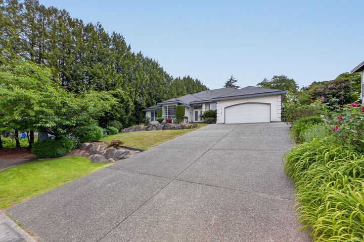 Property Photo: 15186 73B Avenue BC V3S 8B7