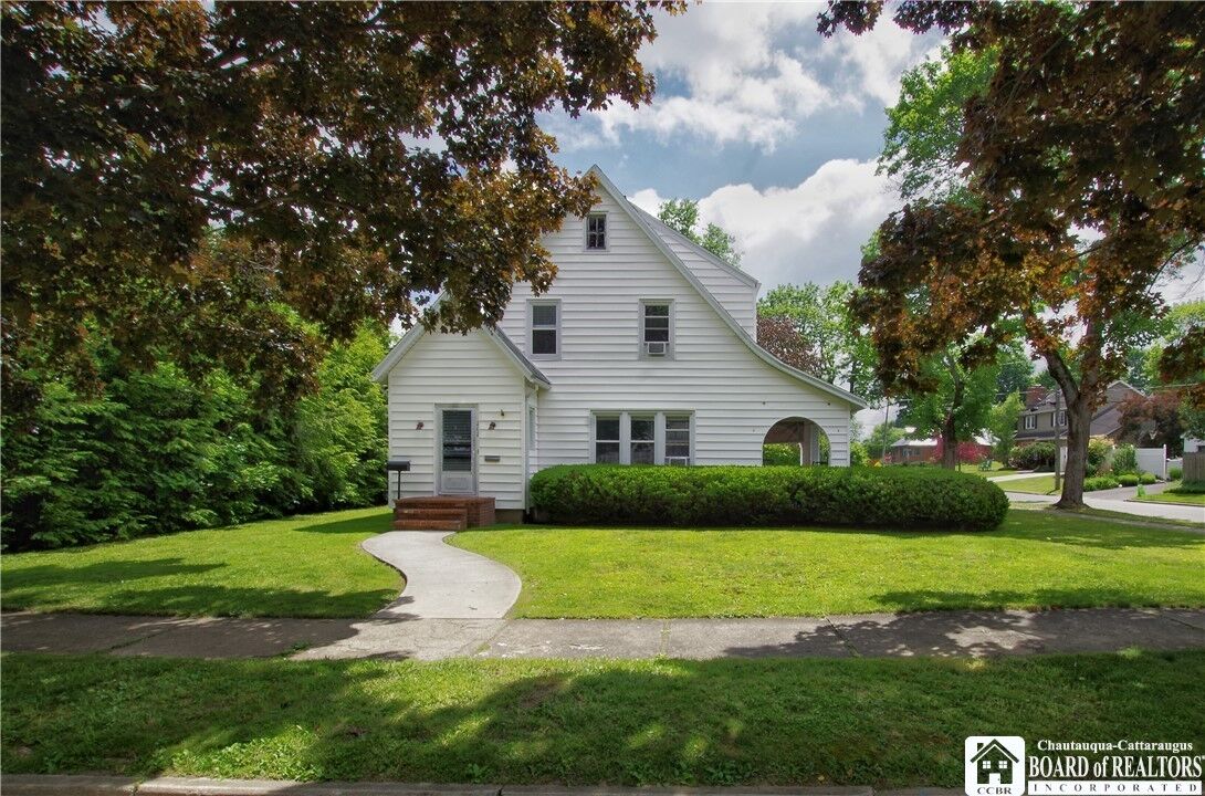 Property Photo:  202 Arlington Avenue  NY 14701 
