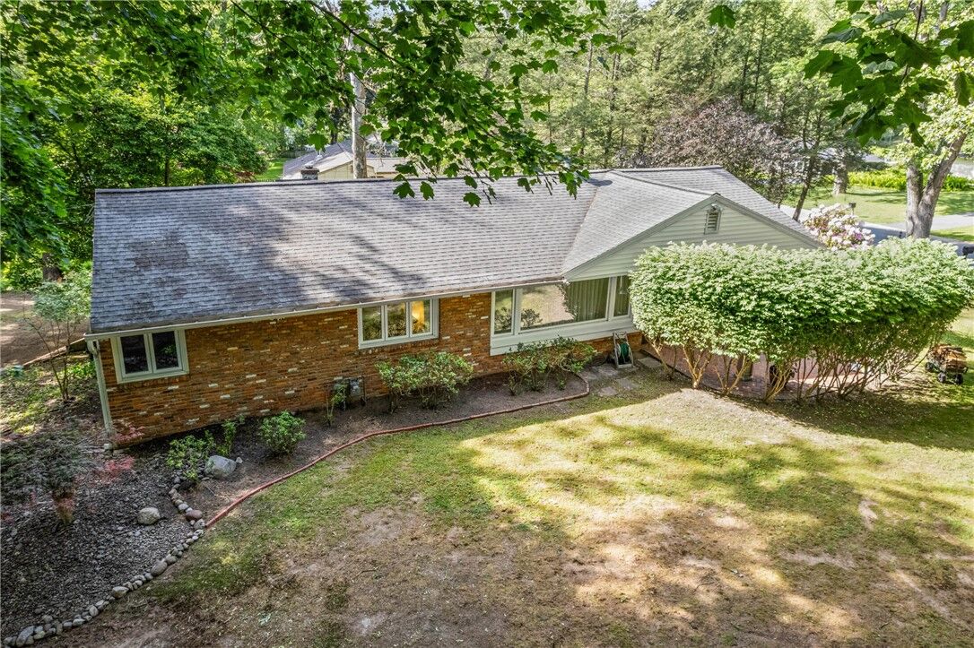 Property Photo:  2 Red Fox Run  NY 14534 