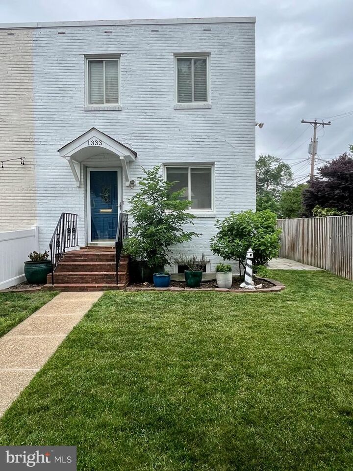 Property Photo:  1333 Oronoco Street  VA 22314 