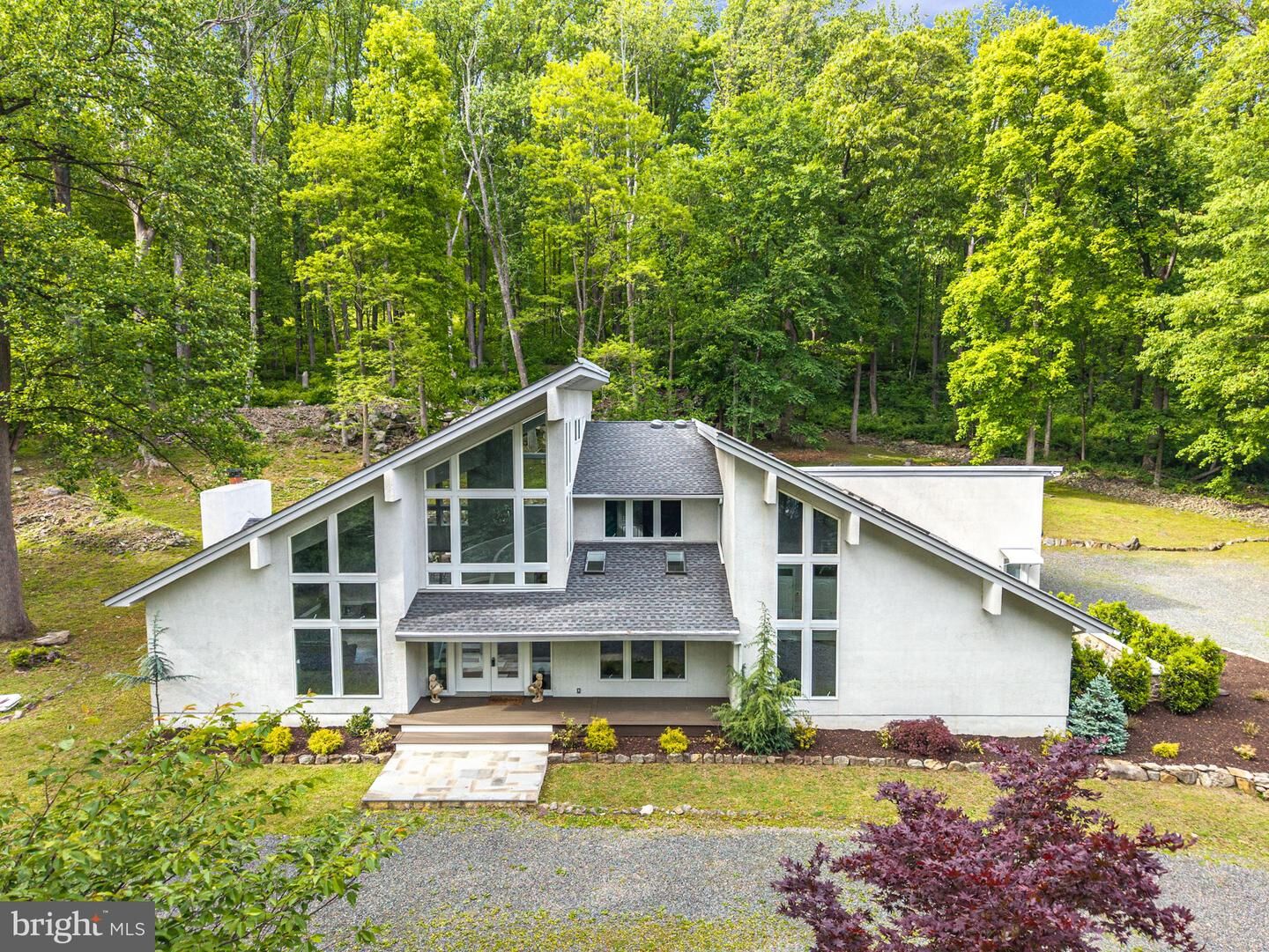 Property Photo:  9 N North Star Drive  NJ 08801 