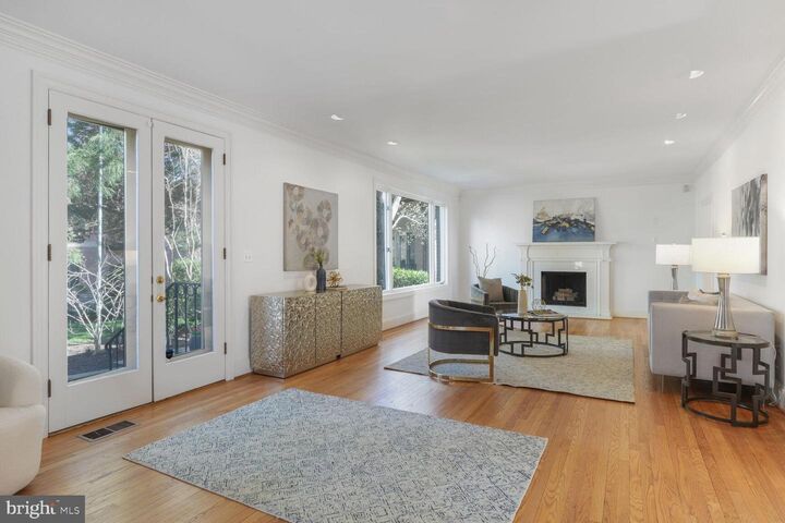 Property Photo:  4711 Foxhall Crescent NW  DC 20007 