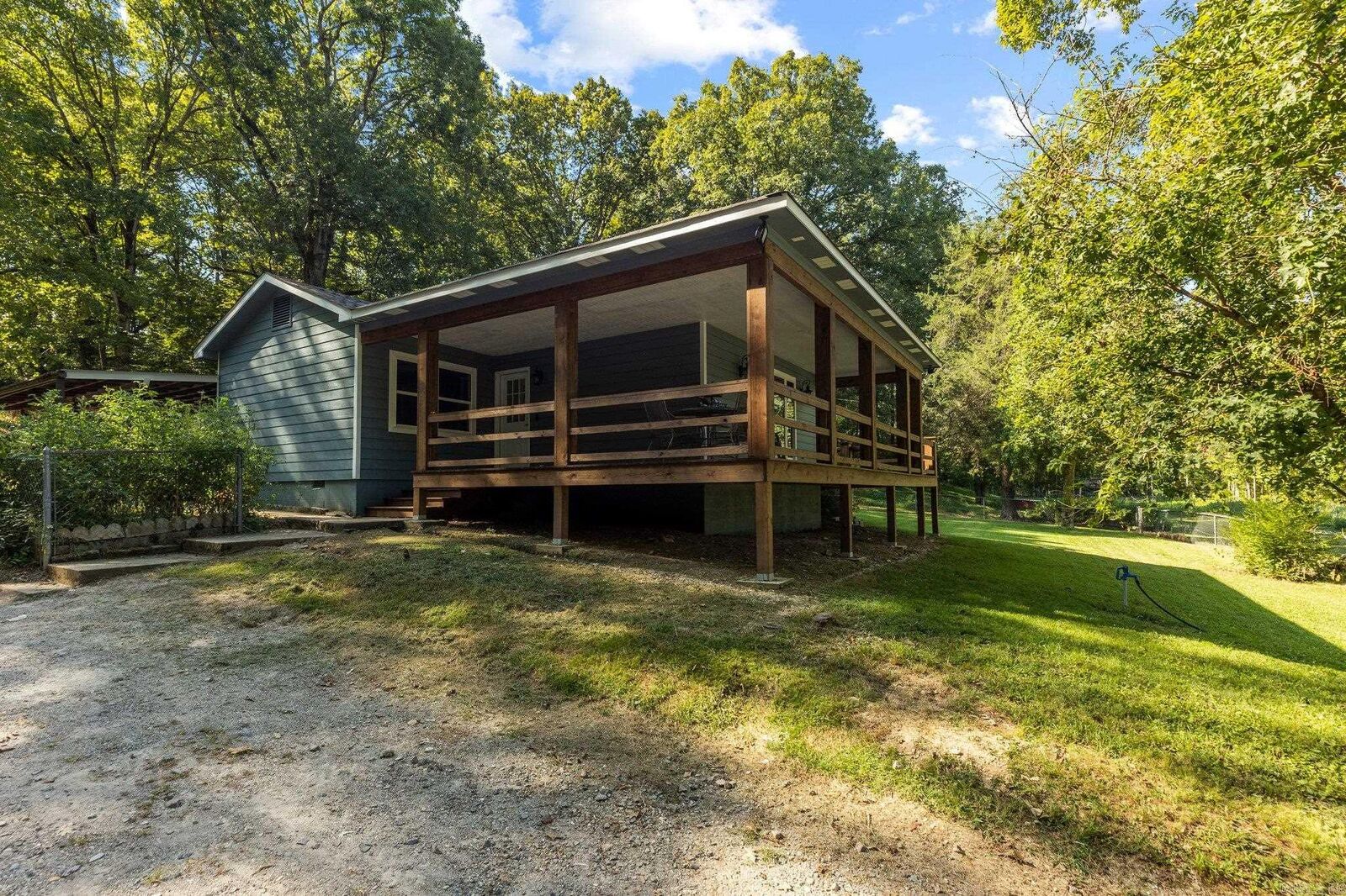 Property Photo:  1536 Deerpark Road  AR 71901 