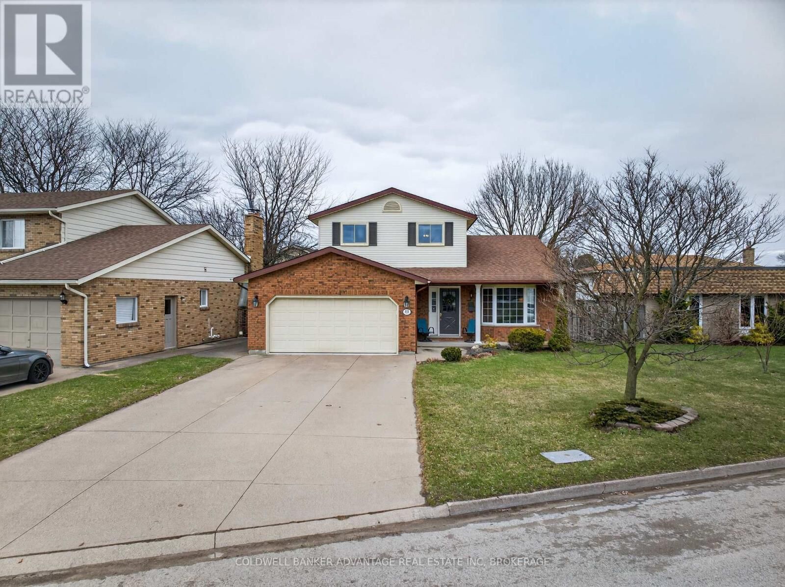 Property Photo:  41 Adel Drive East  ON L2M 3W9 