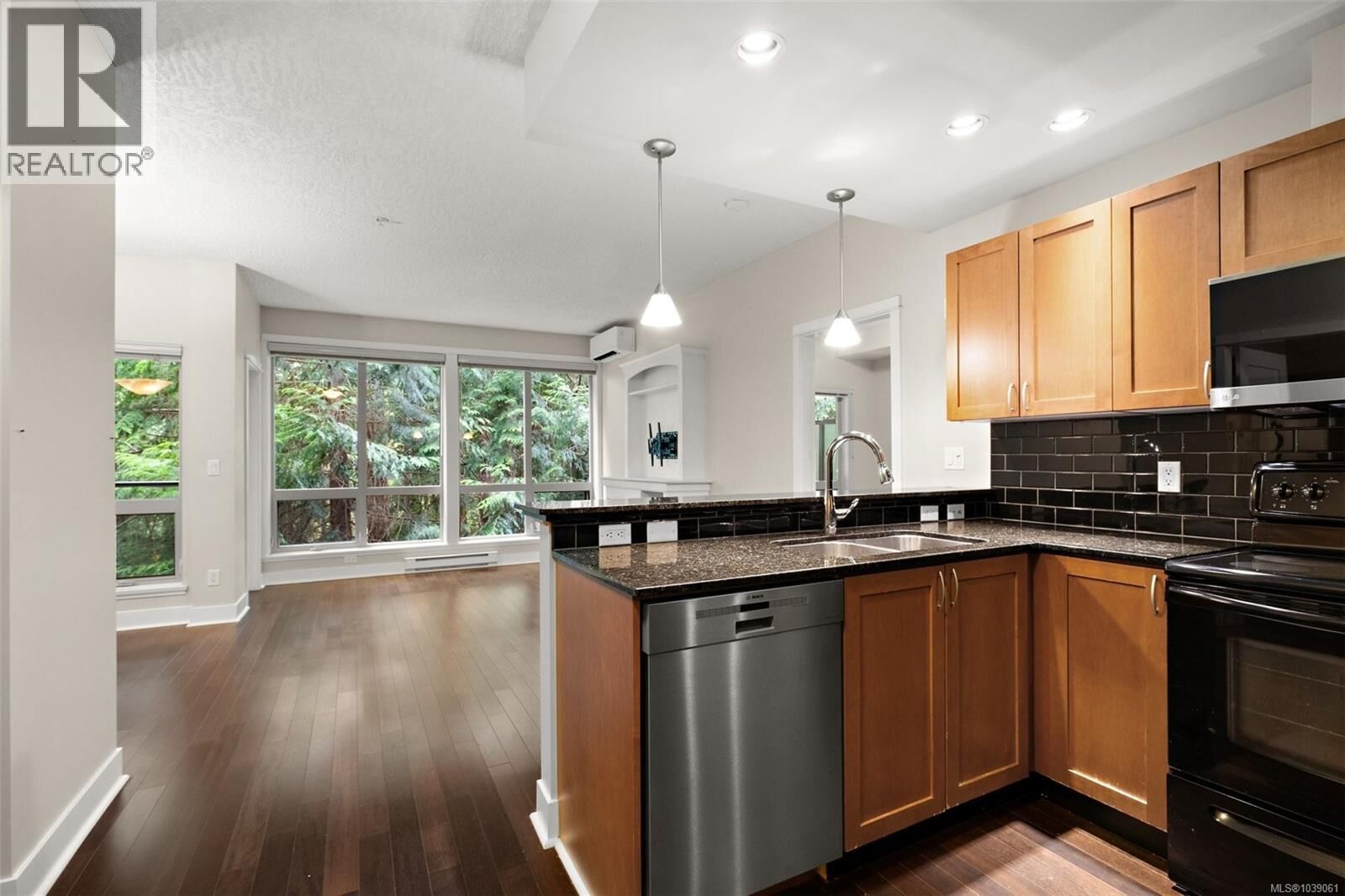 Property Photo:  631 Brookside Road 205  BC L1L 1L1 