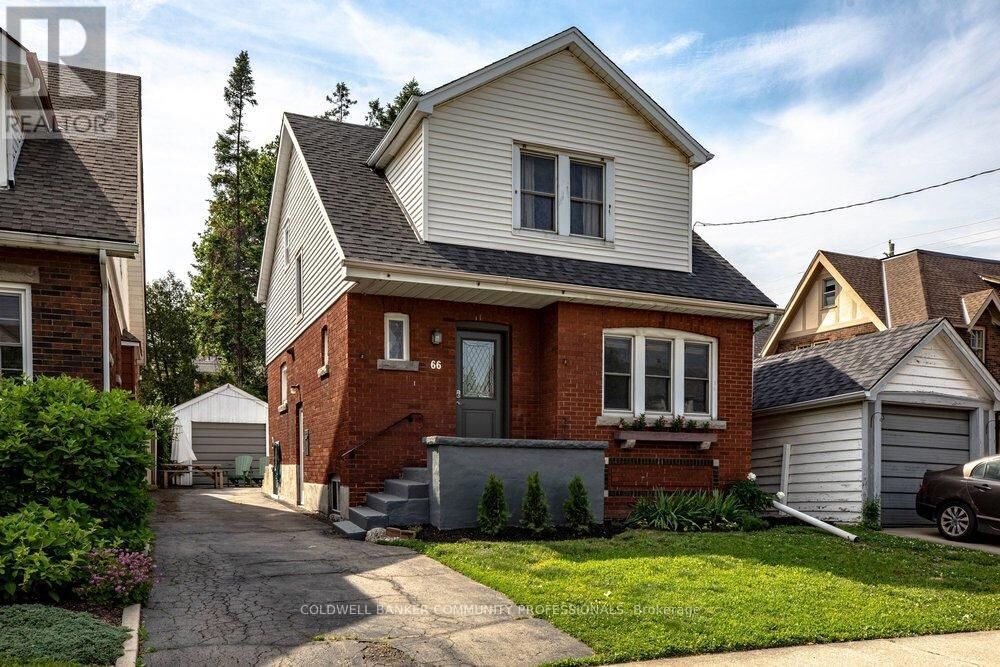 Property Photo:  66 Edgemont Street South  ON L8K 2H5 