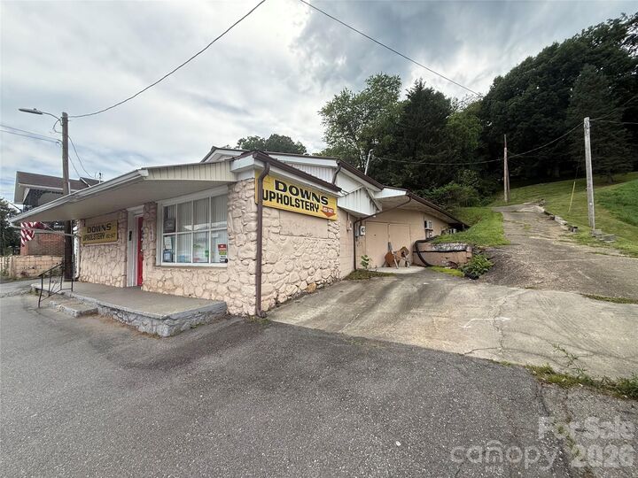 Property Photo:  31 Paralee Lane  NC 28786 