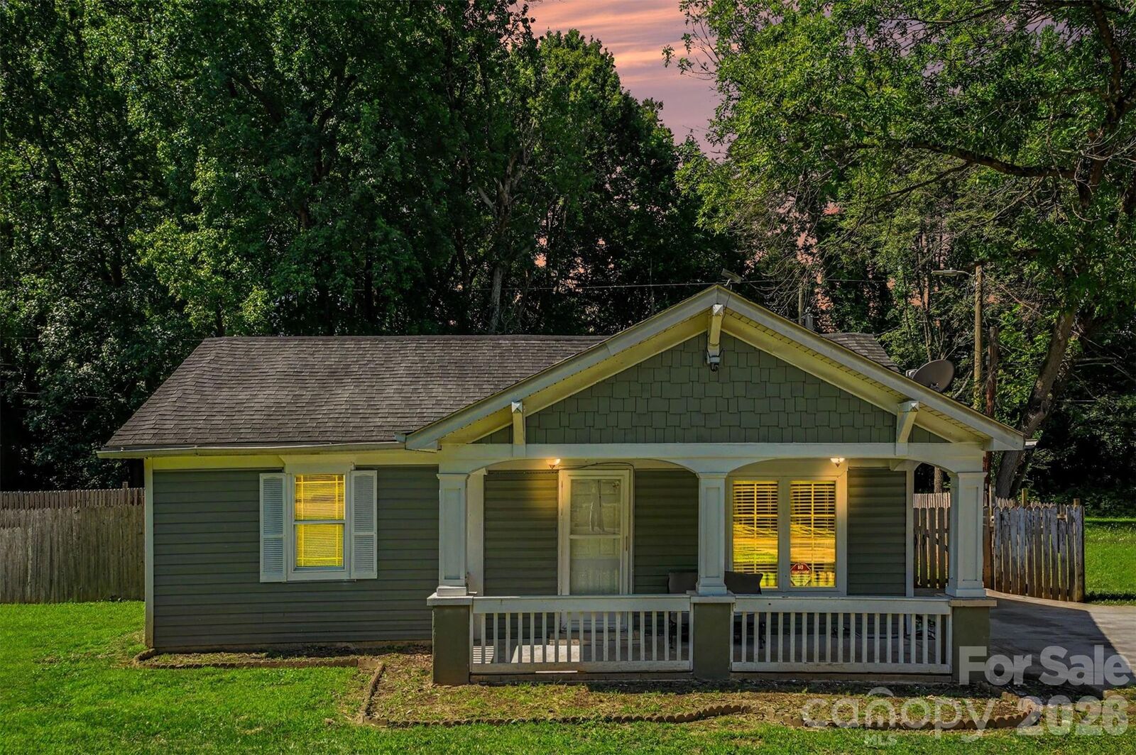 Property Photo: 1101 Choyce Avenue NC 28217
