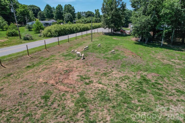 Property Photo: 212 Turner Road NC 28139