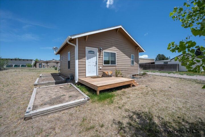 Property Photo:  207 E 4th St  WY 82082 