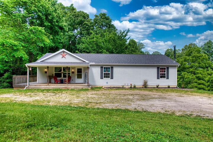Property Photo:  4059 Rock Haven NE Road  OH 43055 