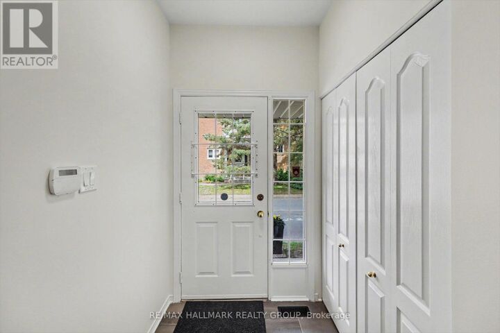 Property Photo:  27 Sandcliffe Terrace  ON K2G 5Y2 