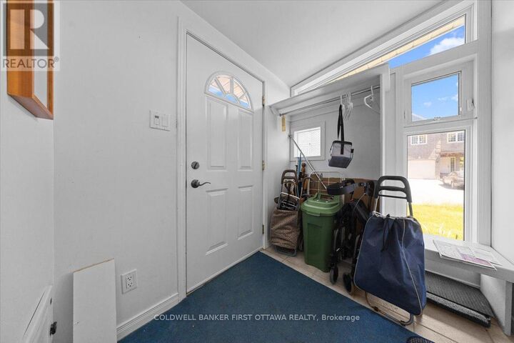 Photo de la propriété:  832 Ivanhoe Avenue  ON K2B 5S3 