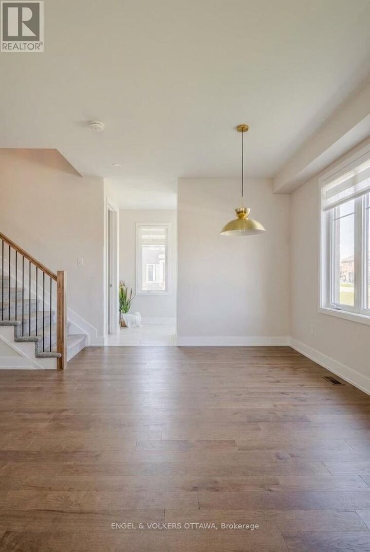 Property Photo:  660 Terrier Circle South  ON K0A 2Z0 