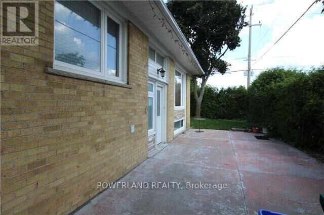 Property Photo:  306 Osiris Drive  ON L4C 2P5 