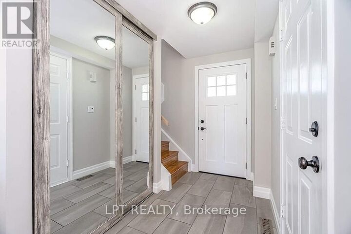 Property Photo: 35 Clute Crescent ON L4N 8S7