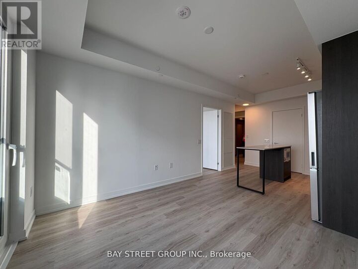 Property Photo:  395 Square One Drive 4309  ON L5B 0P6 