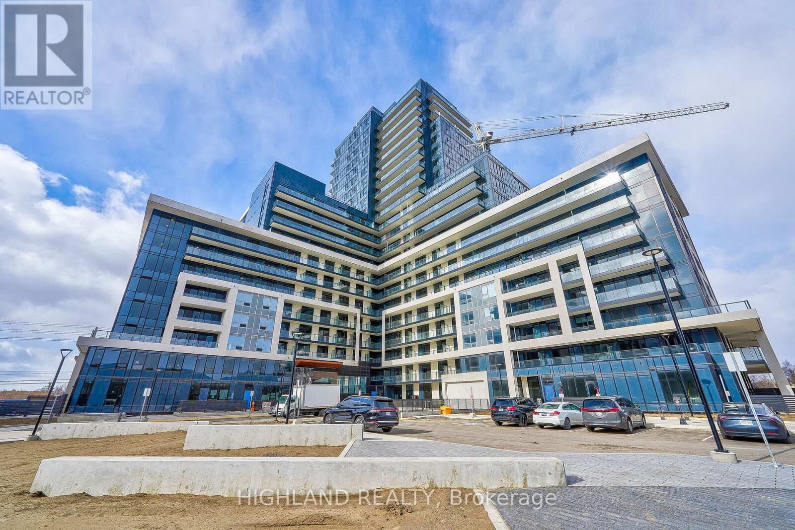 Property Photo: 3220 William Coltson Avenue 815 ON L6H 7X9