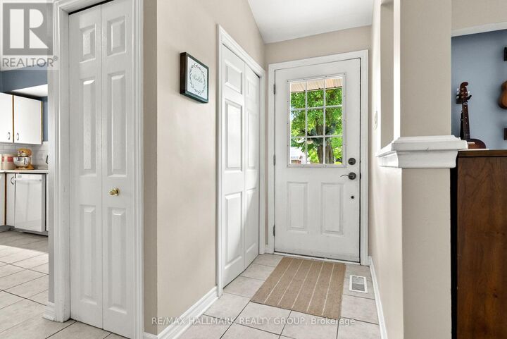 Property Photo:  767 Adams Avenue  ON K1G 2Y1 