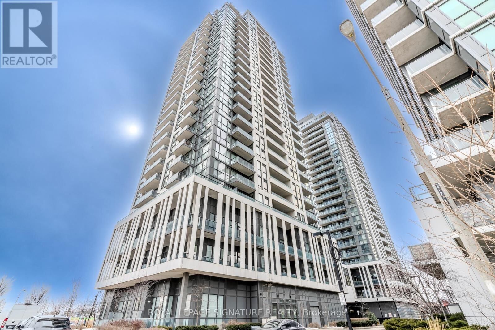 Property Photo:  17 Zorra Street 1911  ON M8Z 4Z6 