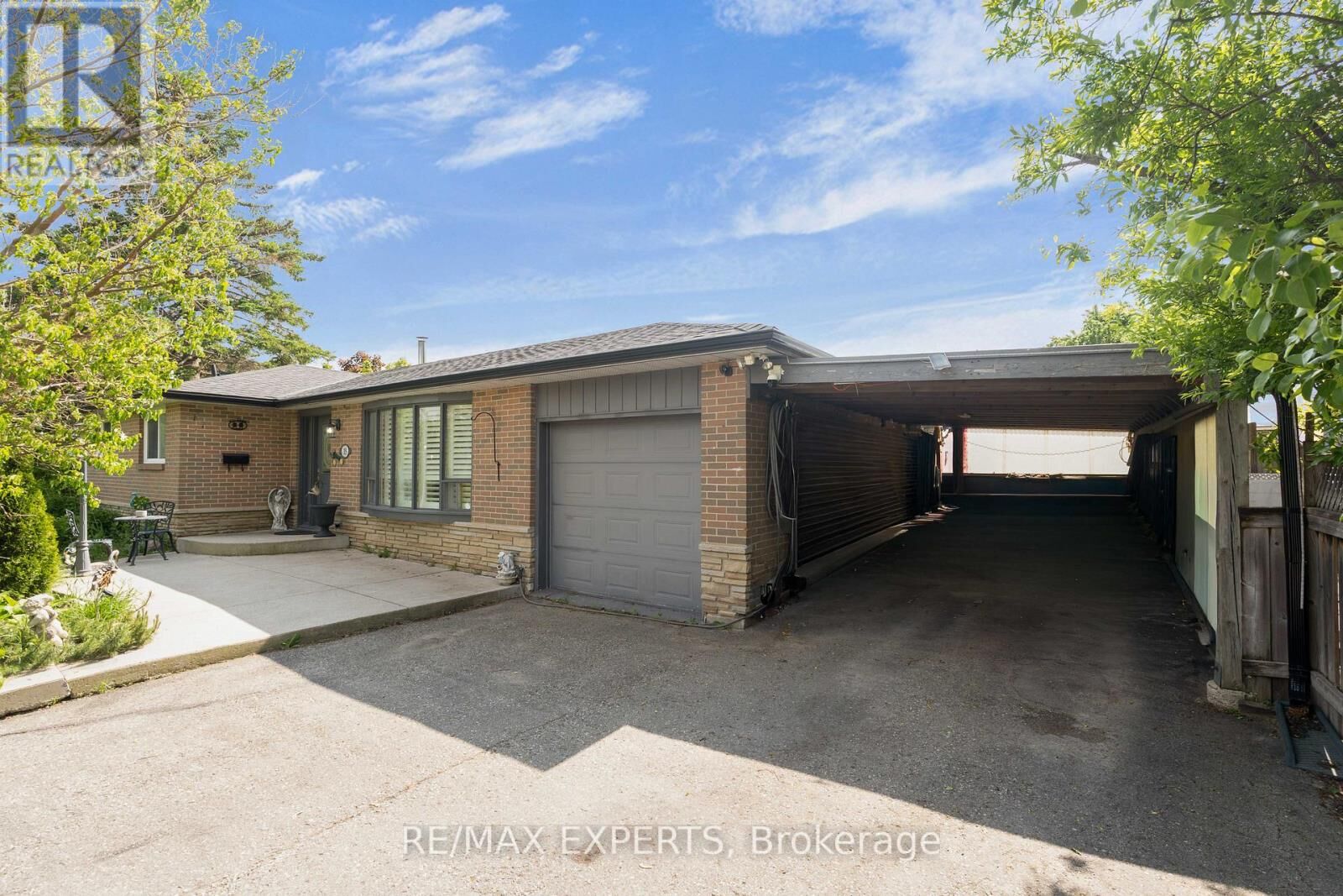 Property Photo:  35 Lawrence Avenue  ON L9W 1S6 
