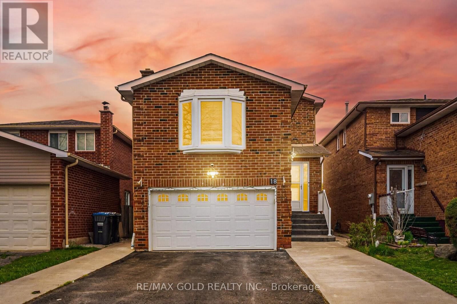 Property Photo:  18 McGraw Avenue  ON L6X 3M4 