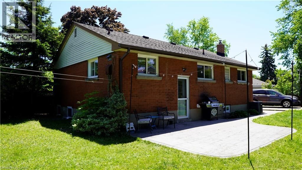Property Photo:  12 Cecilia Court  ON L8T 2E9 