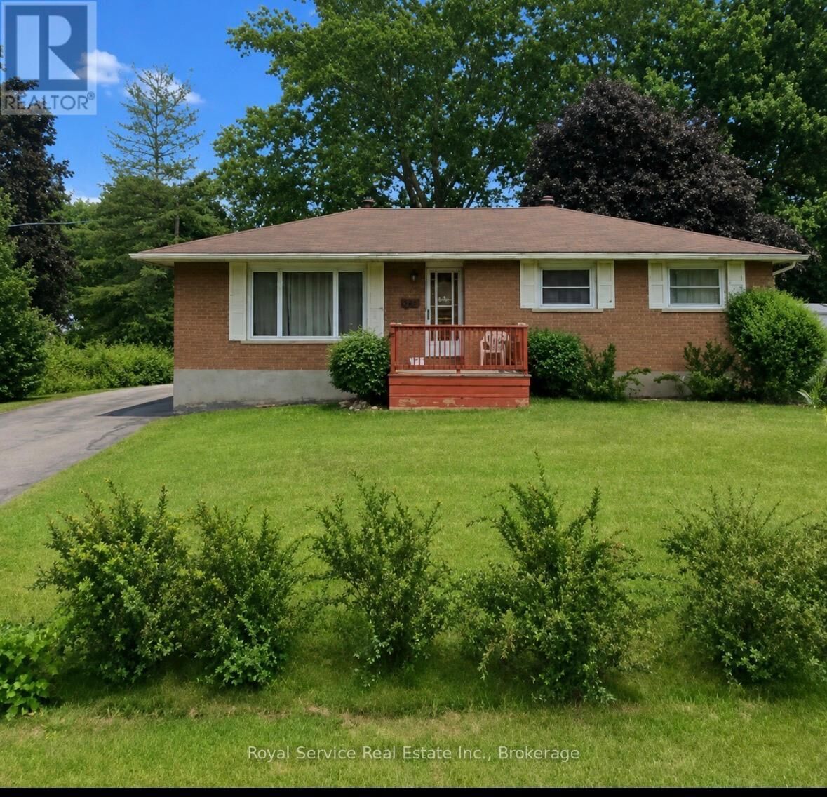 Property Photo:  6 Haymur Street  ON K9A 4V3 