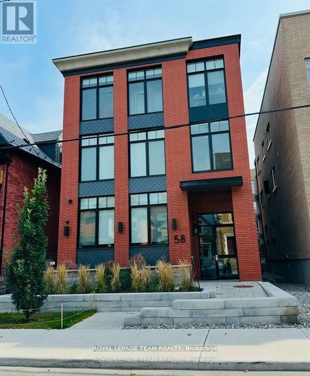Property Photo:  58 Florence Street 8  ON K2P 0W7 