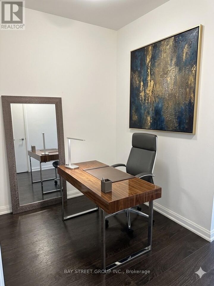 Property Photo:  11 Bogert Avenue 807  ON M2N 1K4 