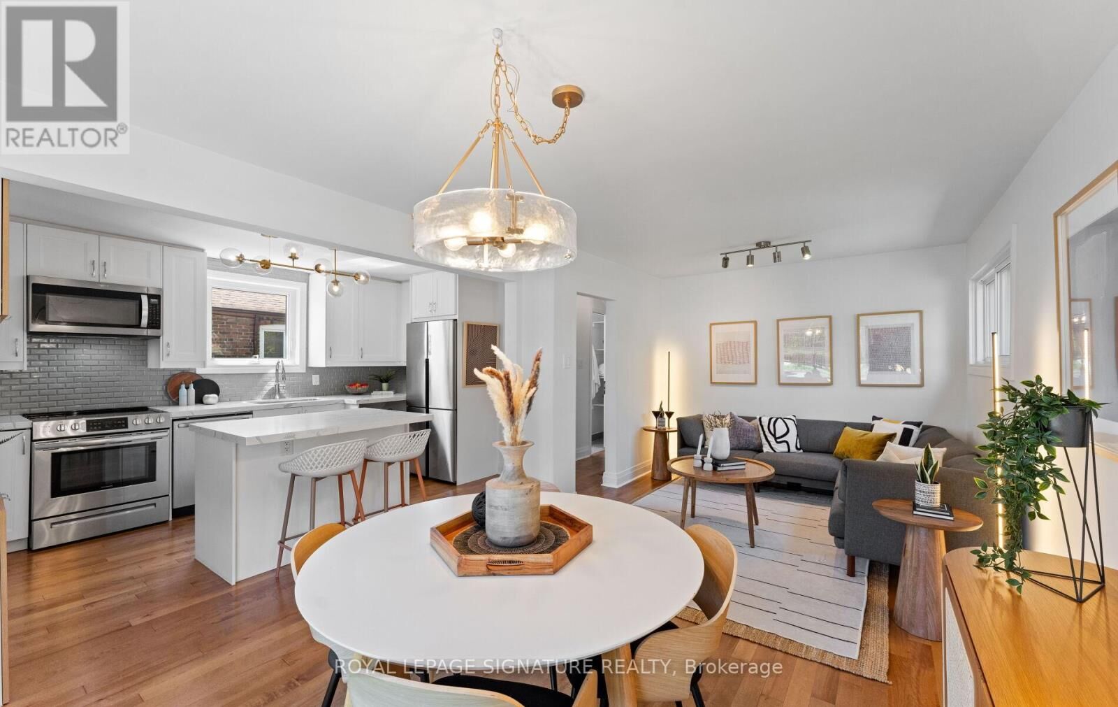 Property Photo:  1342 Victoria Park Avenue  ON M4B 2L7 