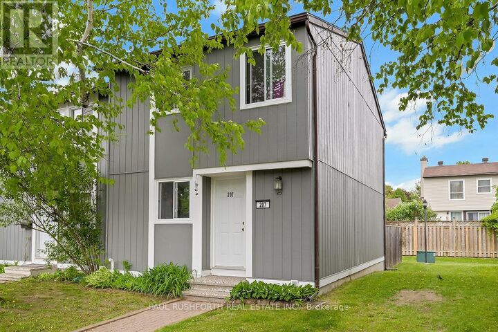 Property Photo:  207 Thistledown Court  ON K2J 1N1 