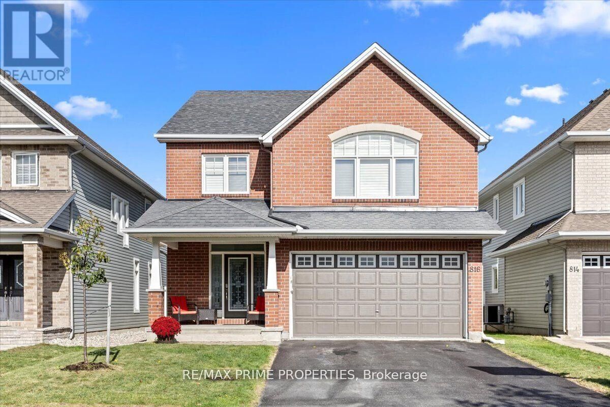 Property Photo:  816 Azure Street  ON K4A 0T7 