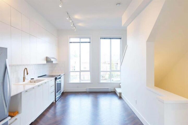 Property Photo:  15938 27 Avenue 14  BC V3Z 0T2 