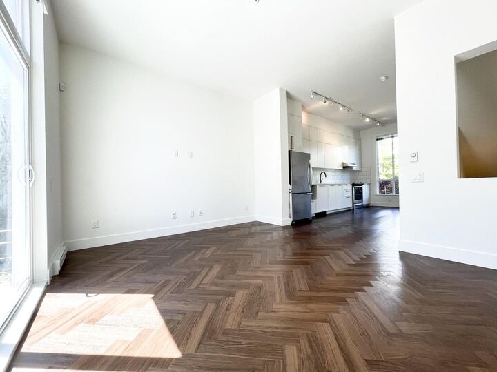 Property Photo:  15938 27 Avenue 14  BC V3Z 0T2 