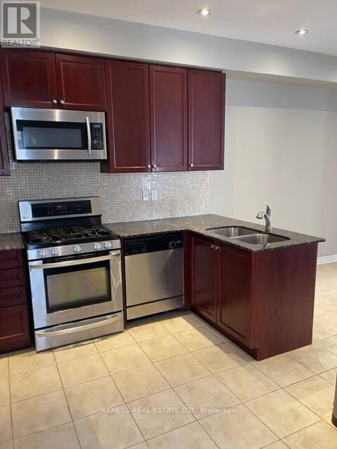 Property Photo:  2449 Grand Oak Trail  ON L6M 0J3 