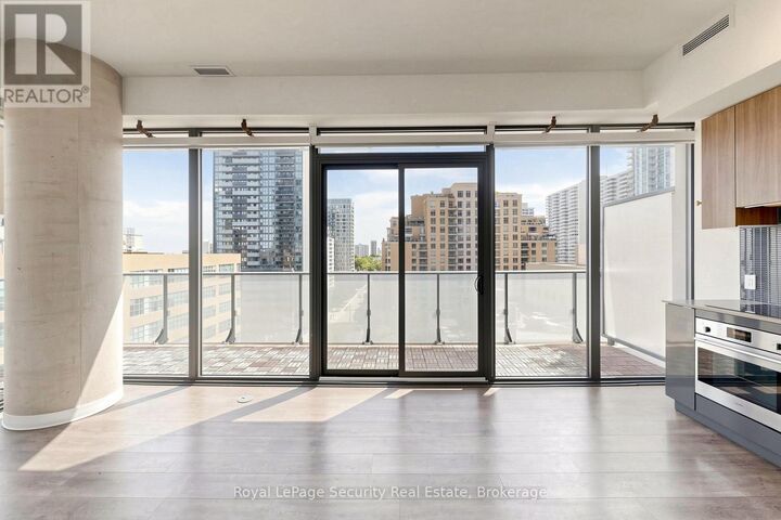 Property Photo:  161 Roehampton Avenue 910  ON M4P 0C8 