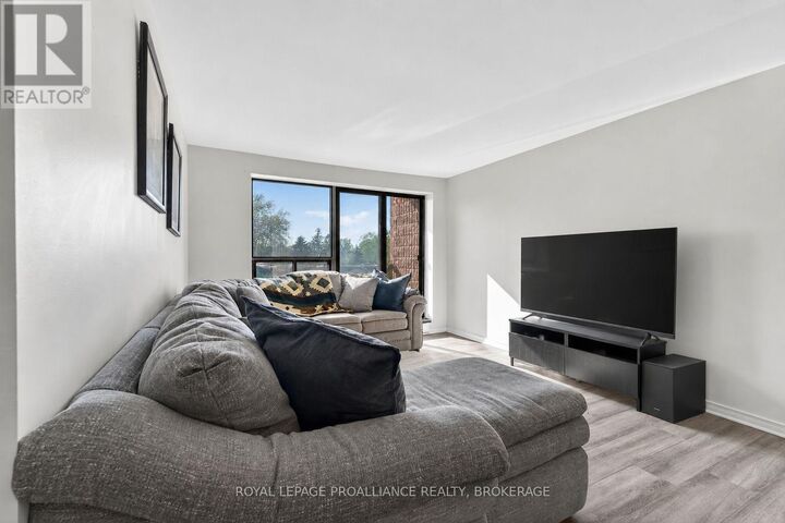 Property Photo: 17 Eldon Hall Place 206 ON K7M 7H5
