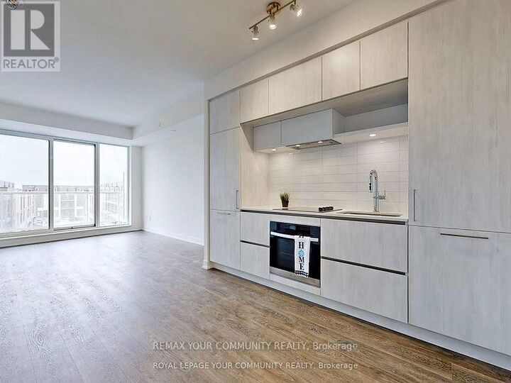 Property Photo:  2 David Eyer Road 421  ON L4S 0N6 