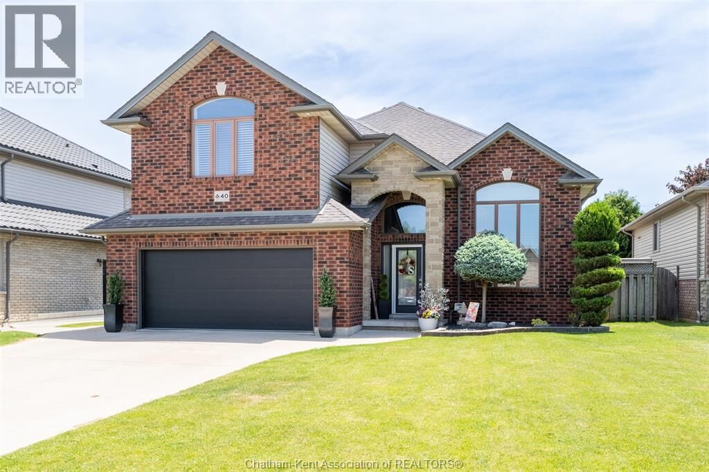 Property Photo:  40 Enclave Place  ON N7L 5R8 