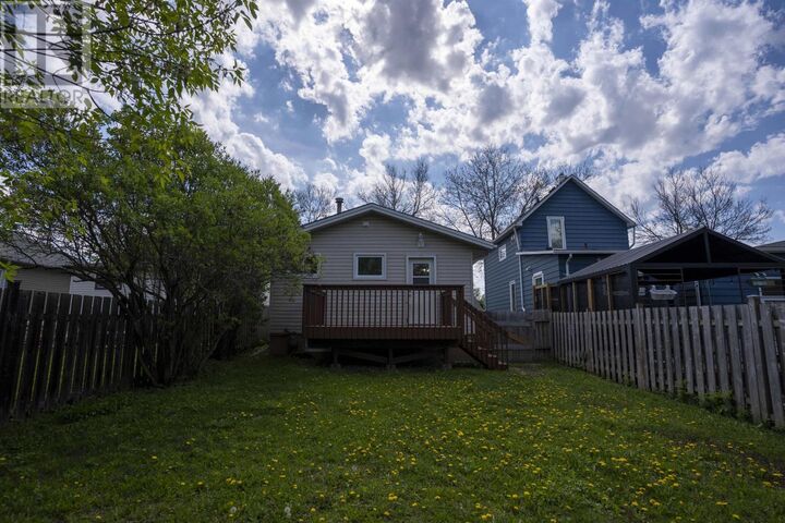 Property Photo:  138 Windemere Ave. S.  ON P7A 6B4 