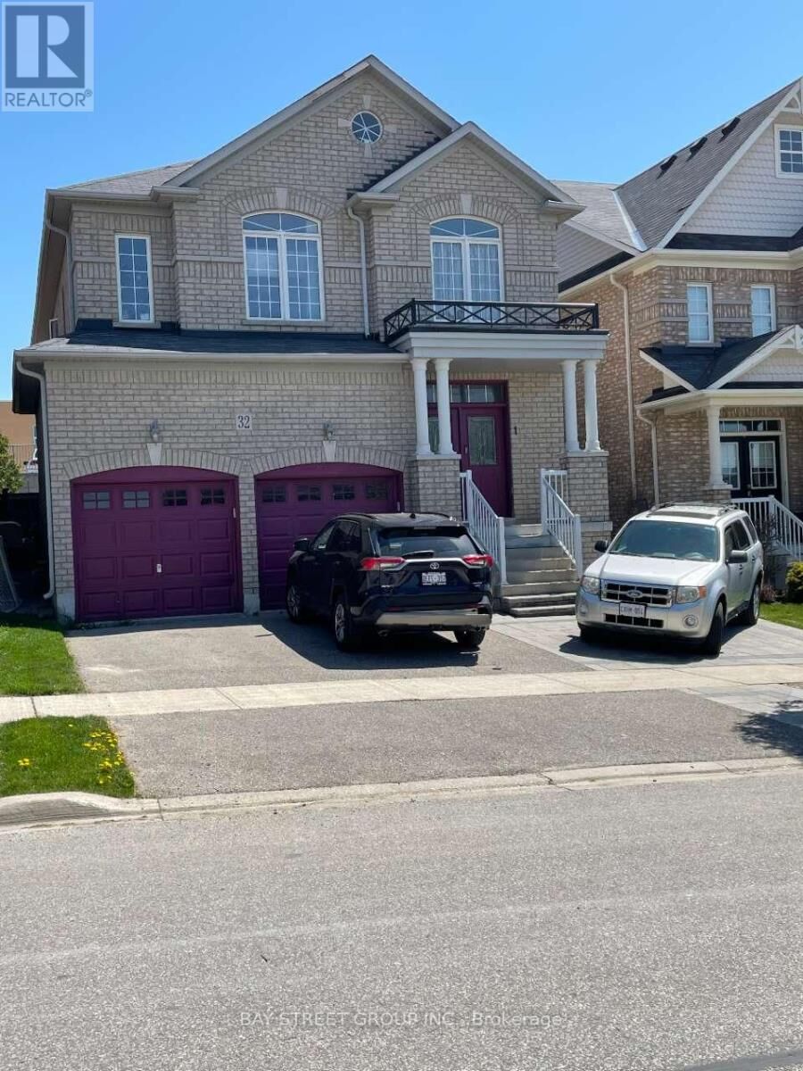 Property Photo:  32 Herefordshire Crescent  ON L9N 0B7 