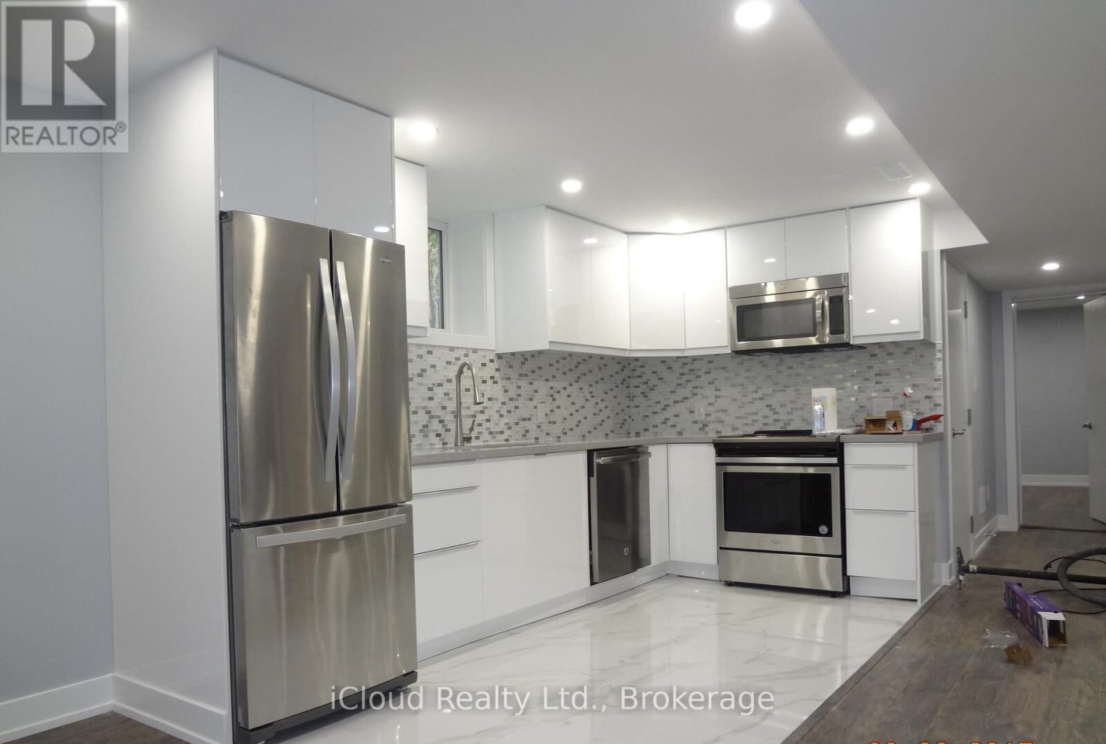 Property Photo: 28 Jill Crescent East ON M9B 6B3